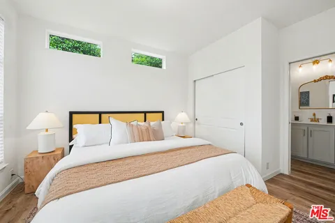 $949,000 | 3214-3216 Shasta Circle South, Los Angeles, CA 90065