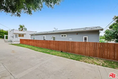 $949,000 | 3214-3216 Shasta Circle South, Los Angeles, CA 90065