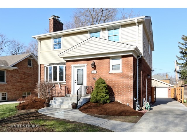 570 Byrd Road Riverside, IL 60546 - Photo 1 of 16