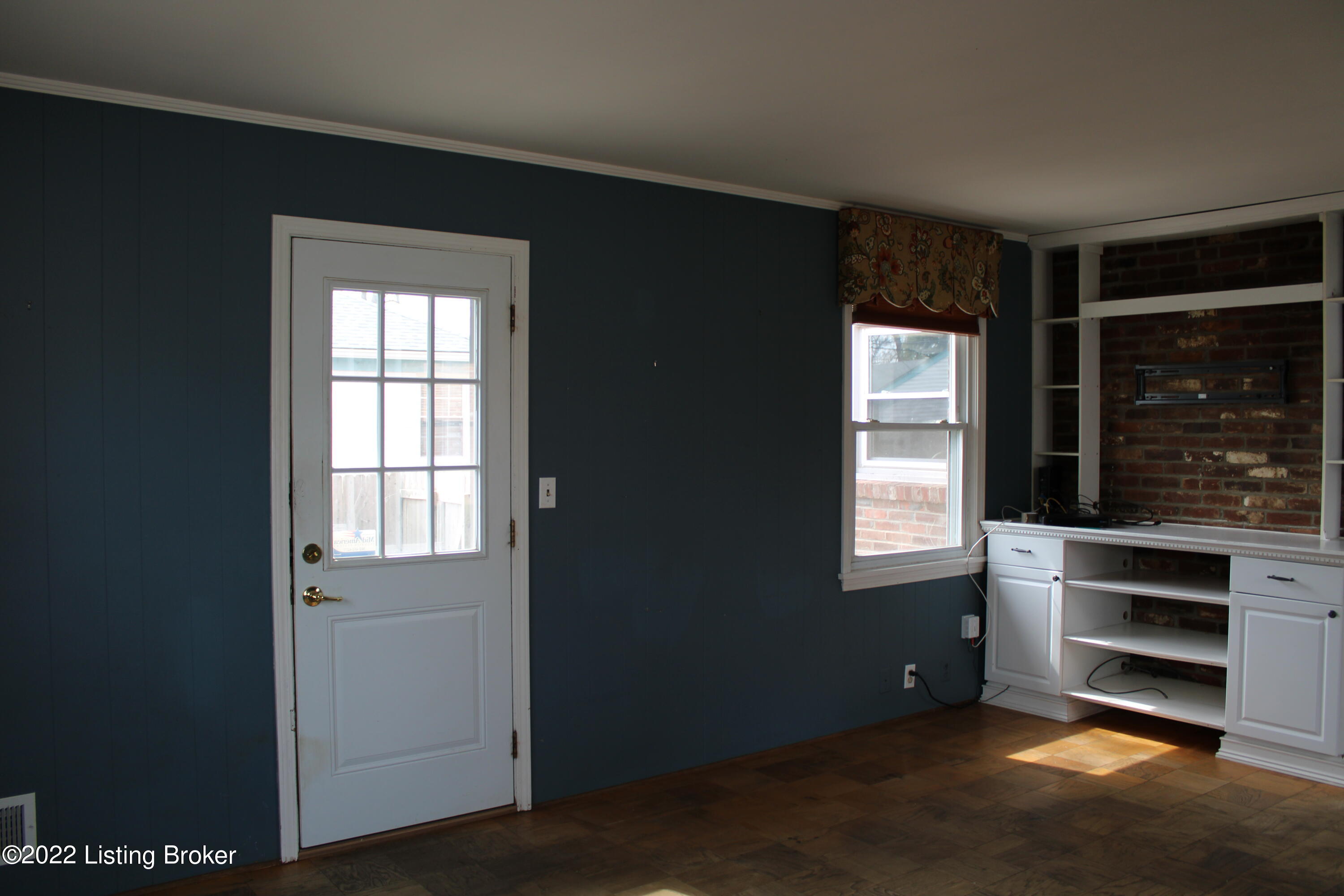 215 Ring Road Louisville, KY 40207 - Photo 8 of 34 Den