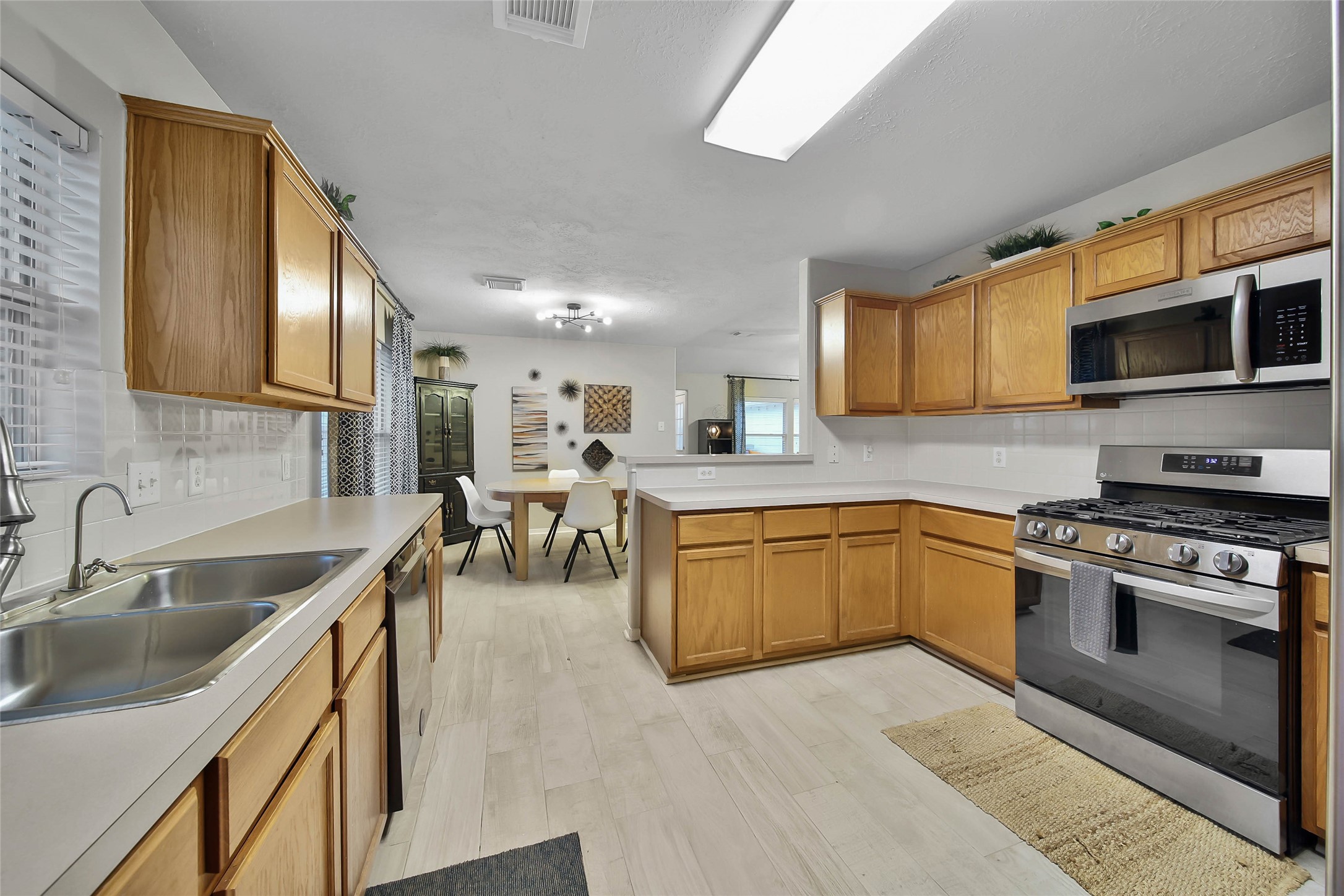 21727 Texian Court Spring, TX 77388 - Photo 16 of 38 Kitchen