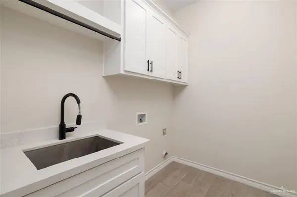 $2,500 | 2817 Linva Avenue, Edinburg, TX 78541