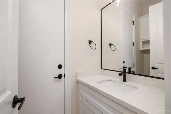 $2,500 | 2817 Linva Avenue, Edinburg, TX 78541