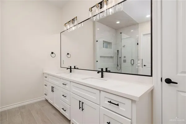 $2,500 | 2817 Linva Avenue, Edinburg, TX 78541