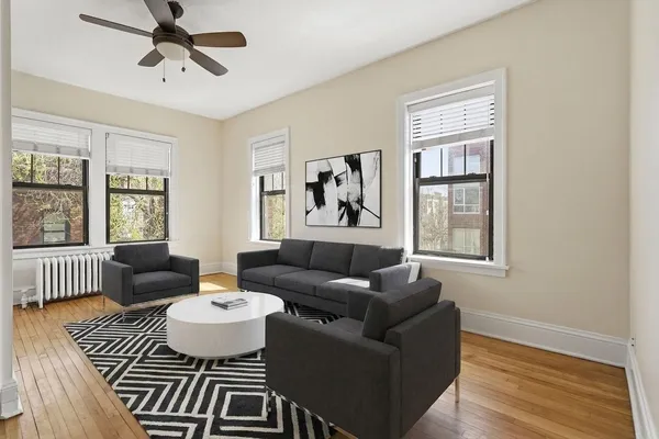 $895 | 214 East 19th Street, Unit 103, Minneapolis, MN 55403
