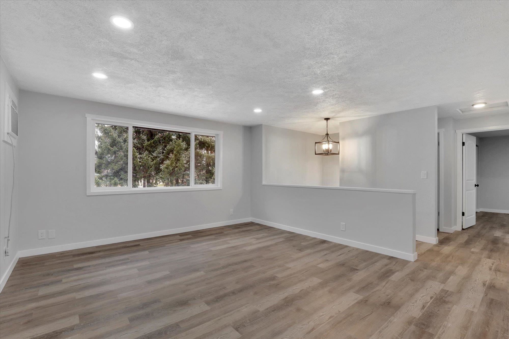 405 West Rhoades Avenue Spokane, WA 99208 - Photo 4 of 29 Gallery Image 4