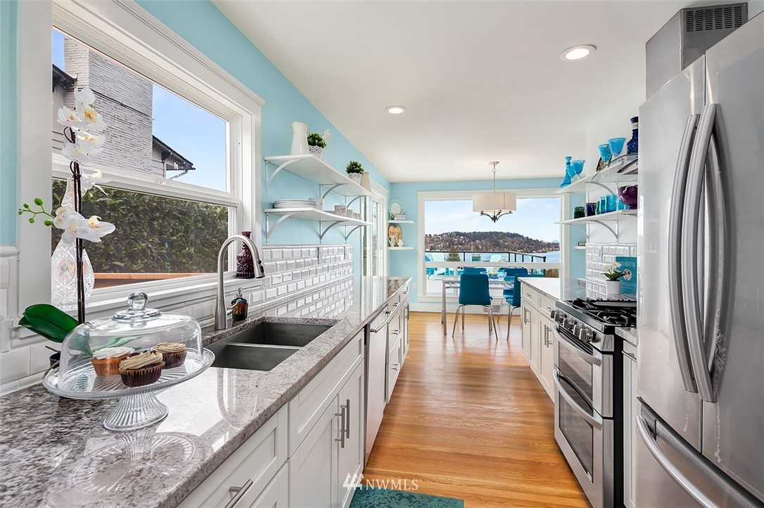 7247 South Sunnycrest Road Seattle, WA 98178 - Photo 11 of 25