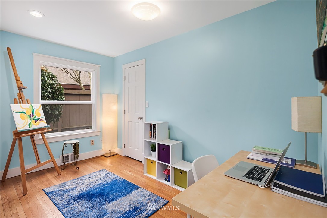 7247 South Sunnycrest Road Seattle, WA 98178 - Photo 13 of 25
