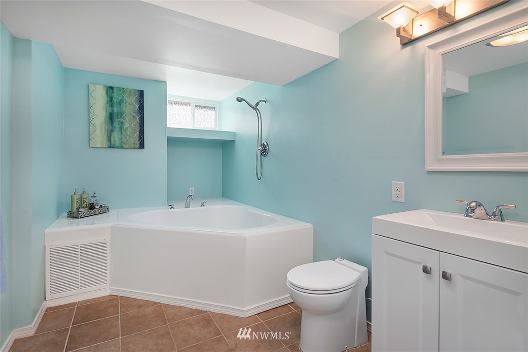 7247 South Sunnycrest Road Seattle, WA 98178 - Photo 20 of 25