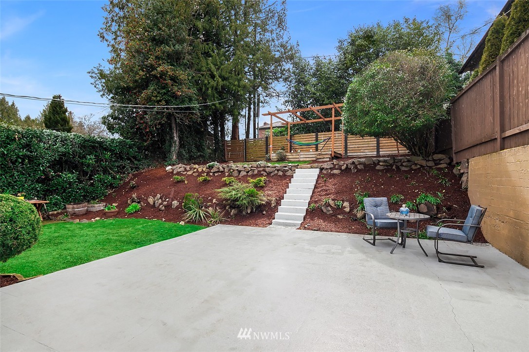 7247 South Sunnycrest Road Seattle, WA 98178 - Photo 23 of 25