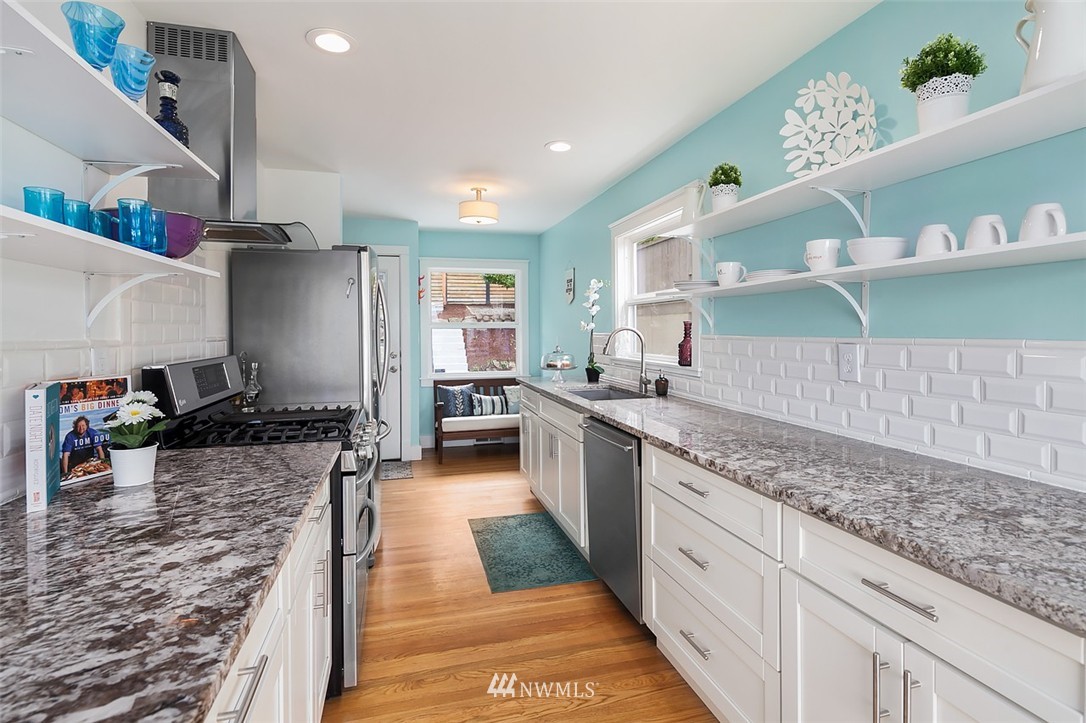7247 South Sunnycrest Road Seattle, WA 98178 - Photo 9 of 25