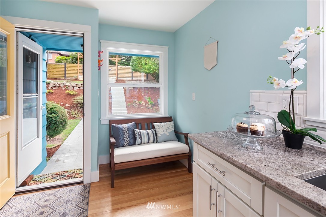 7247 South Sunnycrest Road Seattle, WA 98178 - Photo 10 of 25