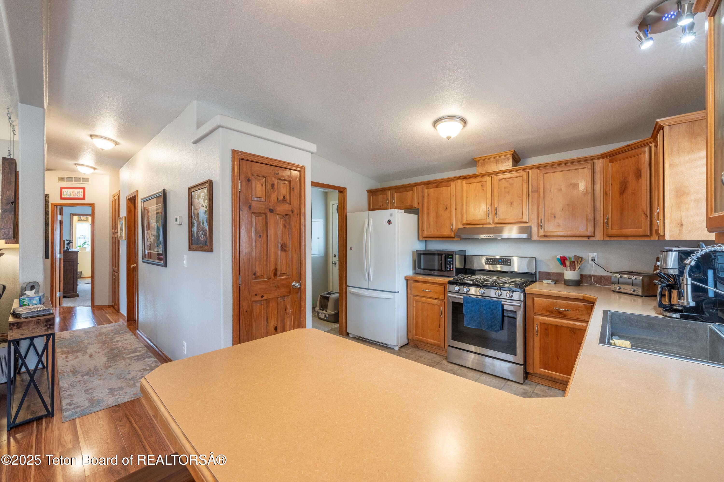 7250 Highway 89, Unit 24 Jackson, WY 83001 - Photo 5 of 30 Evans24_JGPhoto-6