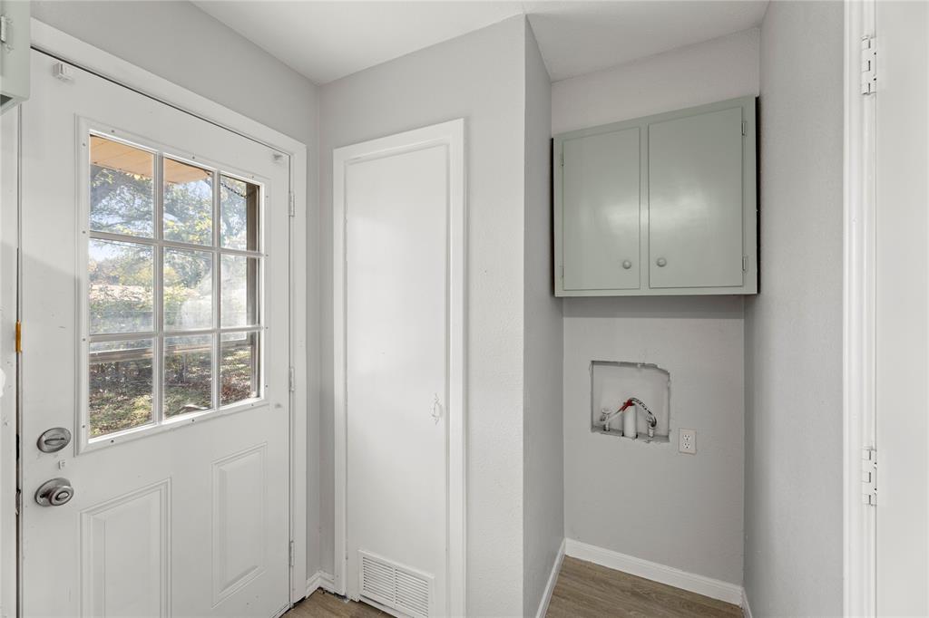 1406 Ridgeview Street Mesquite, TX 75149 - Photo 11 of 16 a view of an entryway