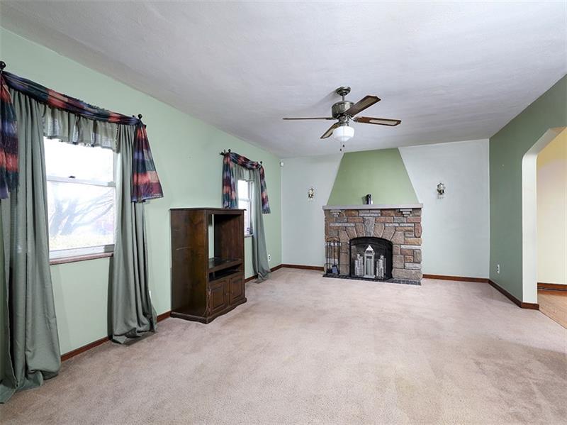 336 Highland Road Pittsburgh, PA 15235 - Photo 5 of 25 Opposite view of the cozy living room