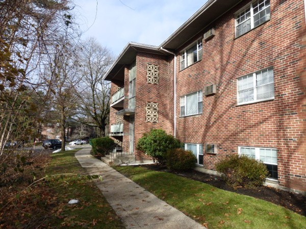 62 Jacqueline Road, Unit 3 Waltham, MA 02452 - Photo 4 of 27 Gallery Image 4
