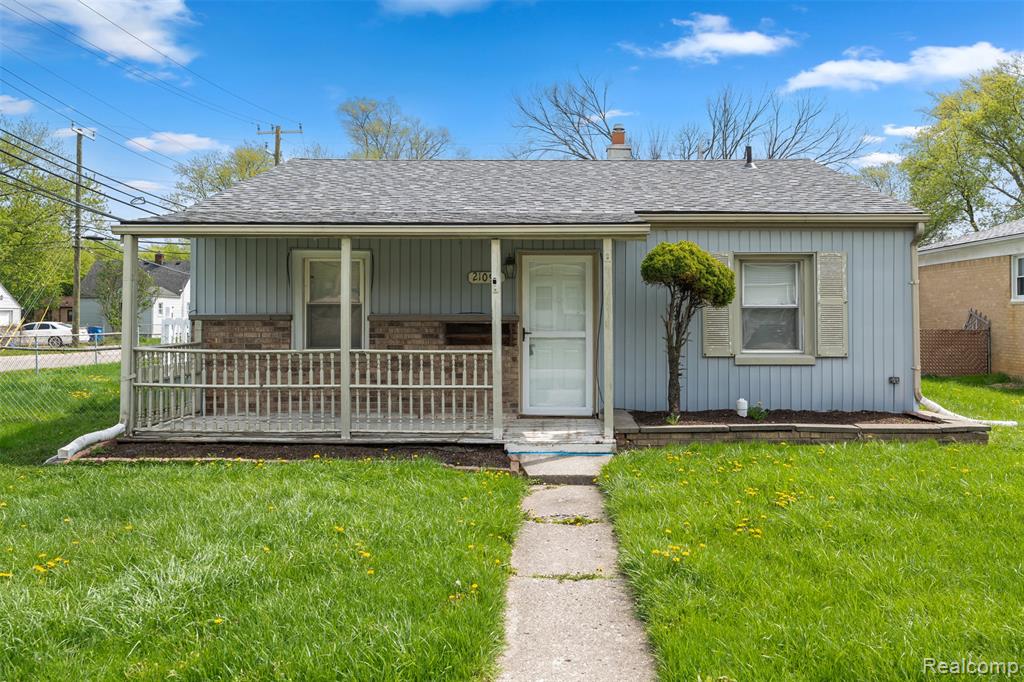 21090 Gentner Street Warren, MI 48089 - Photo 1 of 25