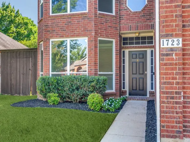 $529,000 | 1723 Autumn Ridge Lane, Grapevine, TX 76051
