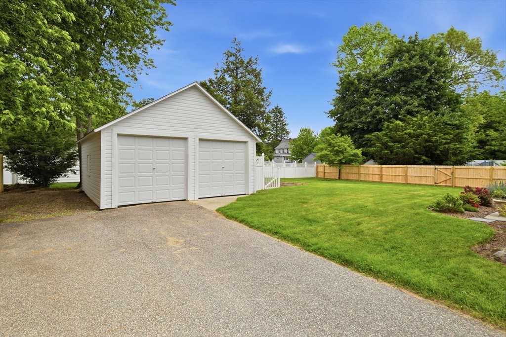 15 Ripley Street Wilbraham, MA 01095 - Photo 32 of 41
