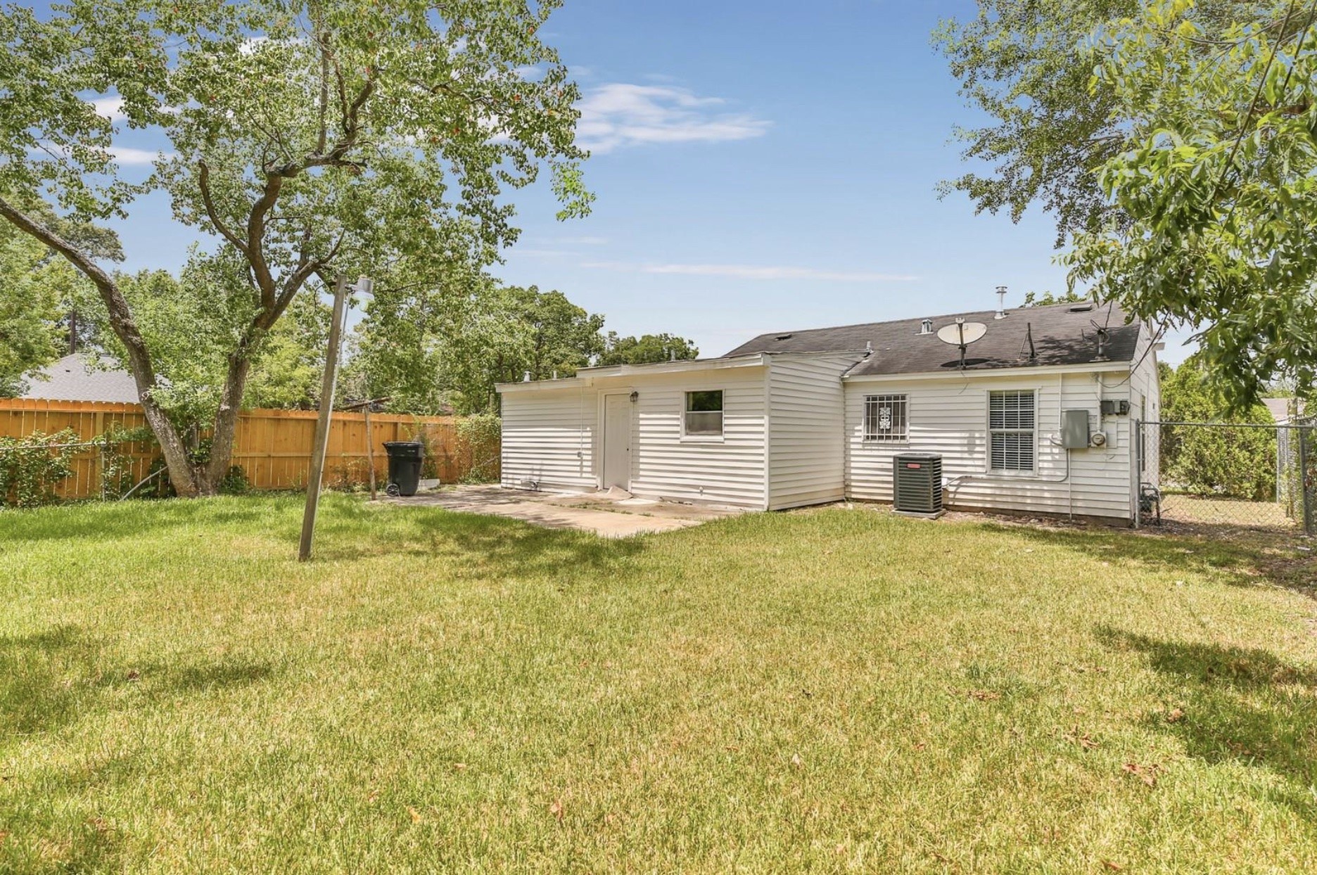 4902 Pershing Street Houston, TX 77033 - Photo 12 of 12