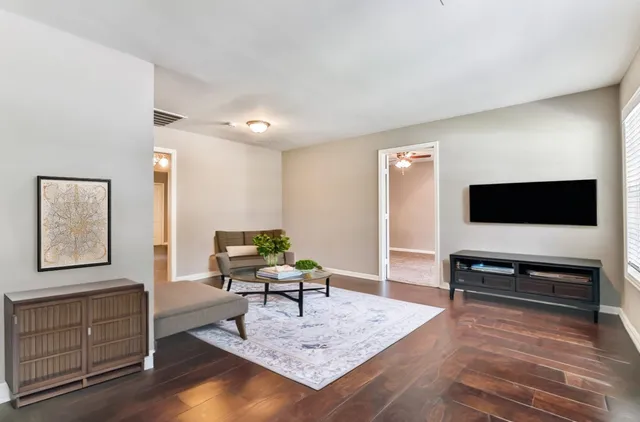 $1,500 | 4902 Pershing Street, Houston, TX 77033