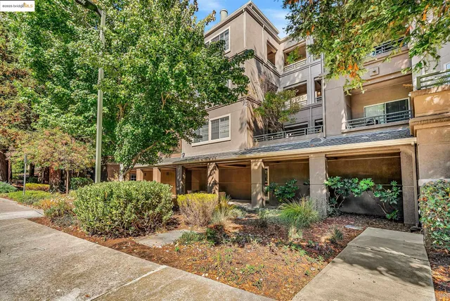 $2,800 | 180 Caldecott Lane, Unit U314, Oakland, CA 94618