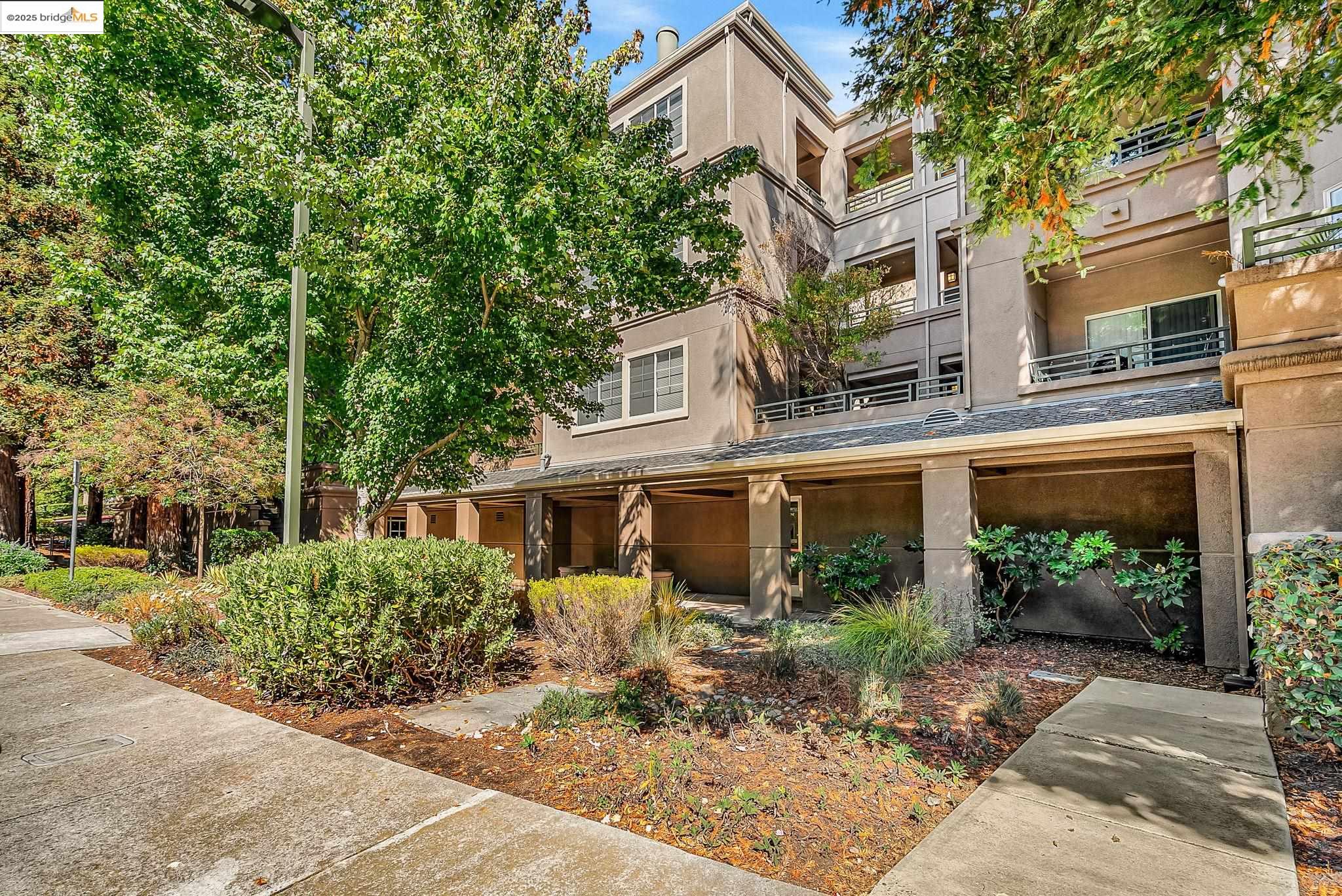 180 Caldecott Lane, Unit U314 Oakland, CA 94618 - Photo 17 of 26 View of property