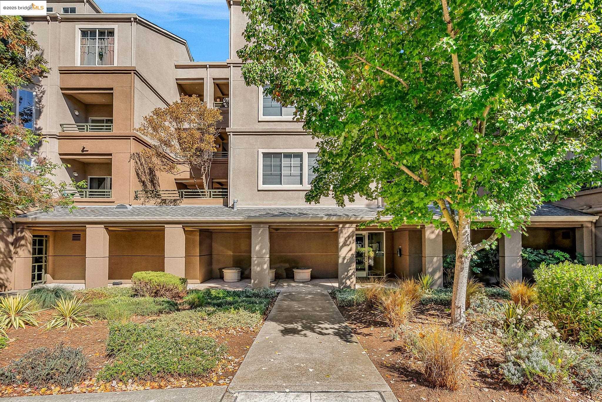 180 Caldecott Lane, Unit U314 Oakland, CA 94618 - Photo 19 of 26 View of building exterior