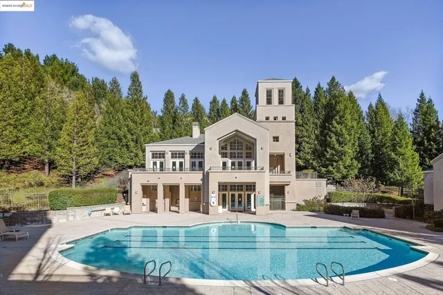 $2,800 | 180 Caldecott Lane, Unit U314, Oakland, CA 94618