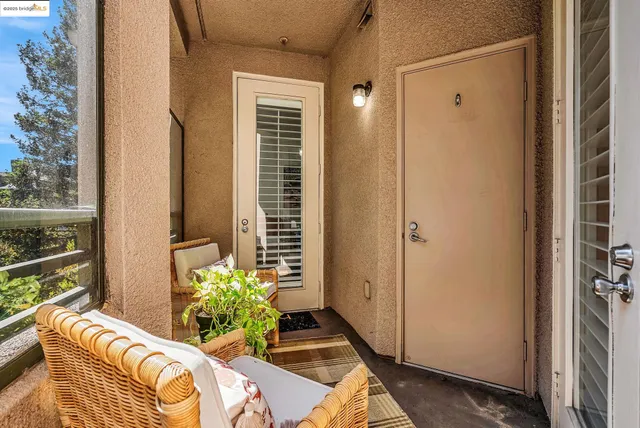 $2,800 | 180 Caldecott Lane, Unit U314, Oakland, CA 94618