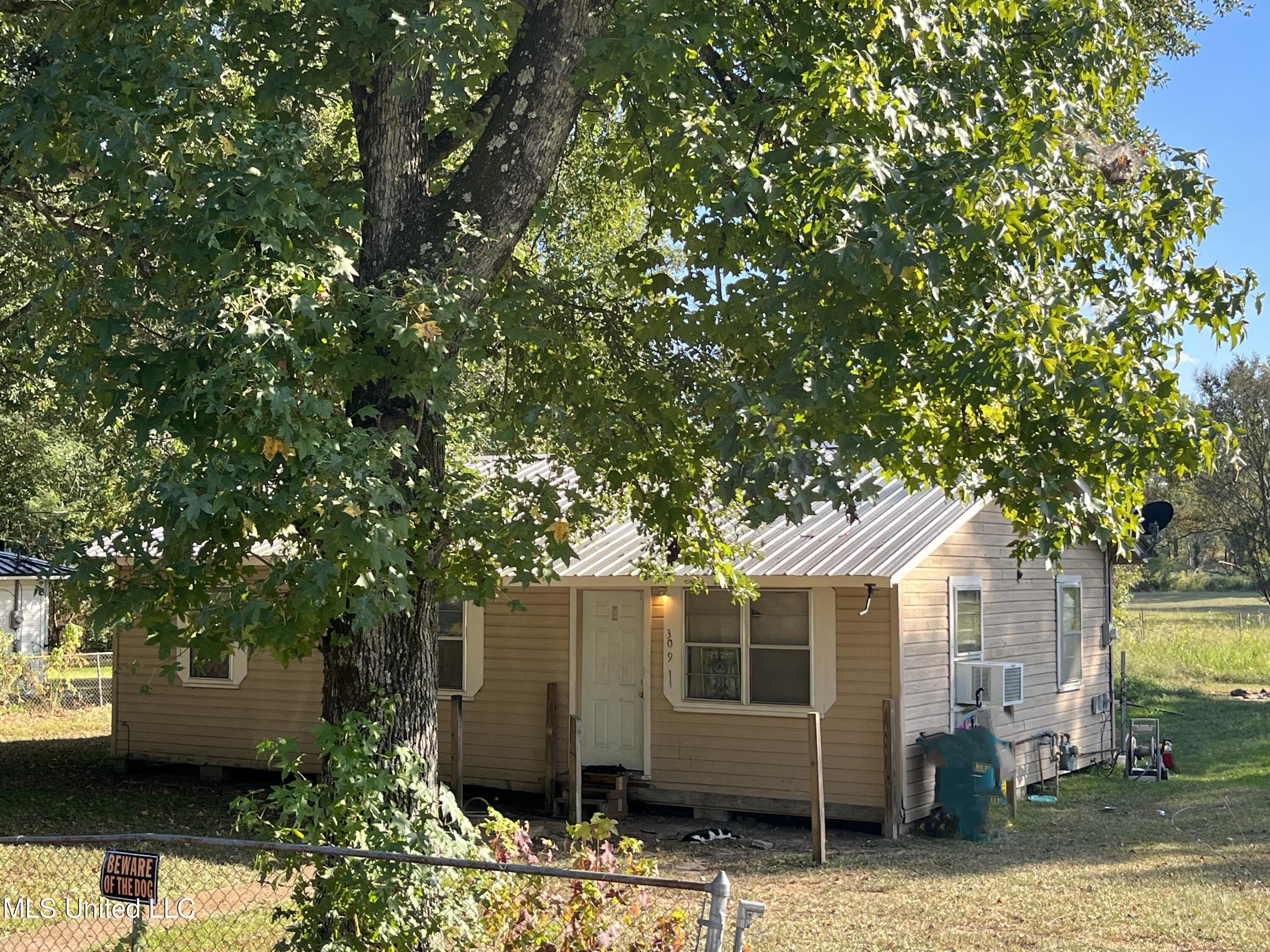 309 Rose Road Grenada, MS 38901 - Photo 2 of 3 309 Rose Rd 2
