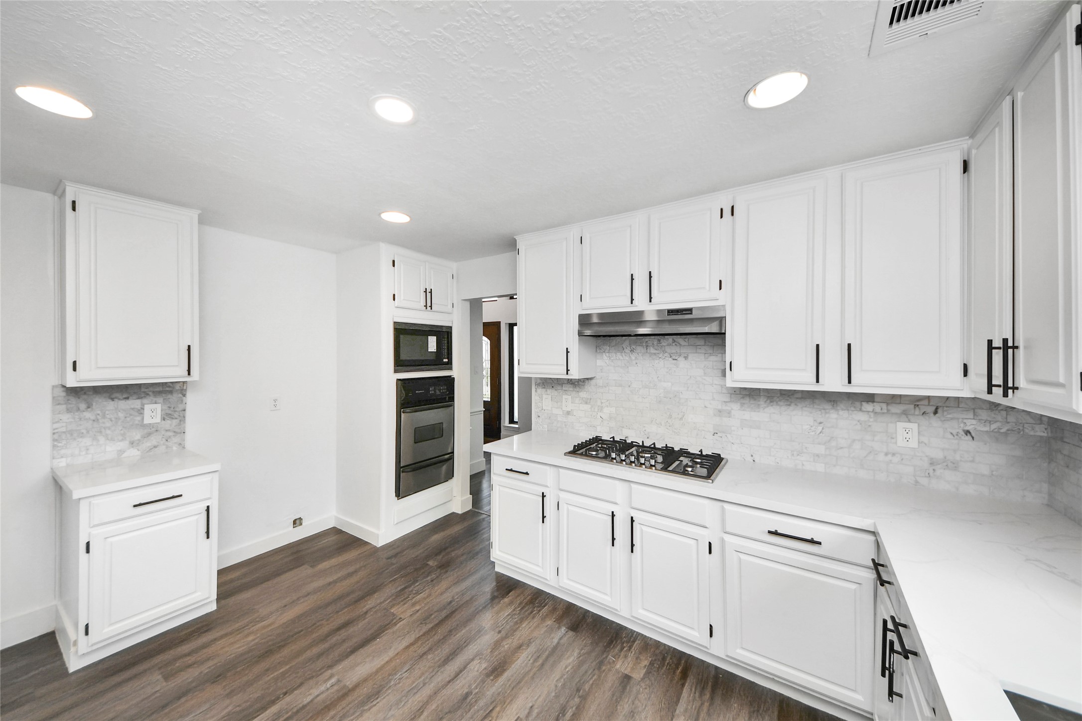 8510 Canyon Pine Drive Spring, TX 77379 - Photo 10 of 42 Kitchen