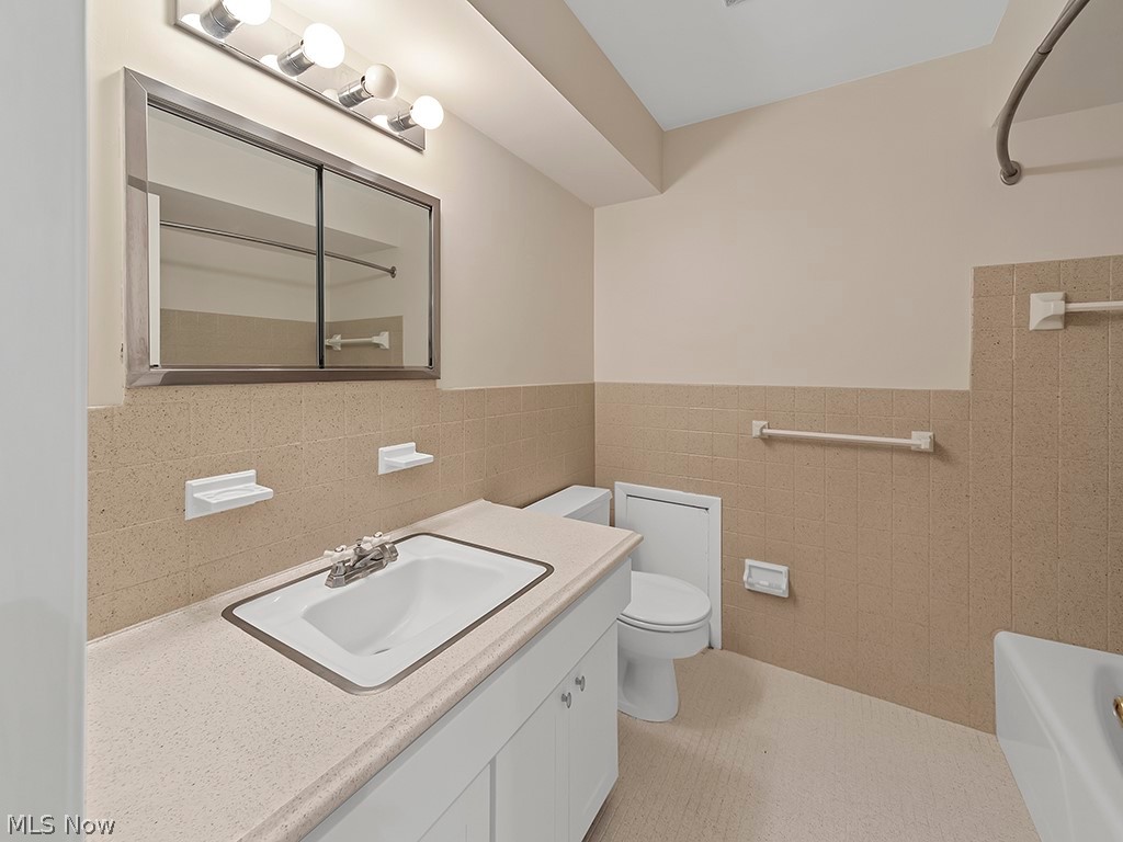 29000 Emery Road Chagrin Falls, OH 44022 - Photo 18 of 27 Gallery Image 18