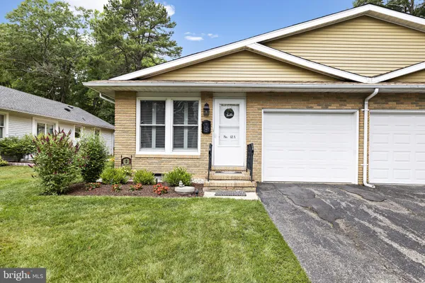$289,900 | 12 A Walnut Road, Manahawkin, NJ 08050