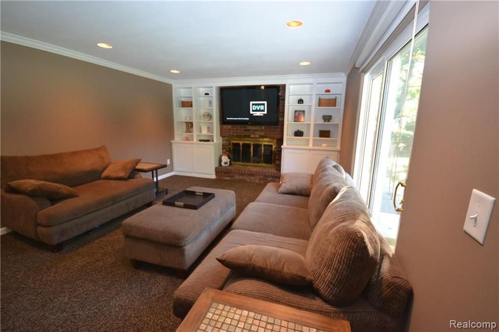 35870 Fredericksburg Road Farmington Hills, MI 48331 - Photo 13 of 45