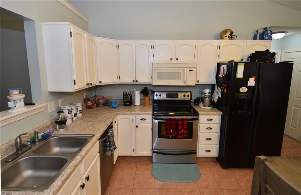 5864 Decatur Ridge Drive Indianapolis, IN 46221 - Photo 2 of 21