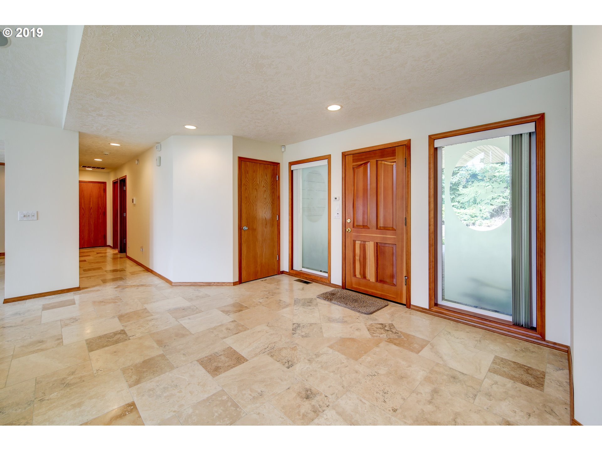 10018 Southeast Telford Road Boring, OR 97009 - Photo 2 of 32 Entrance/Foyer