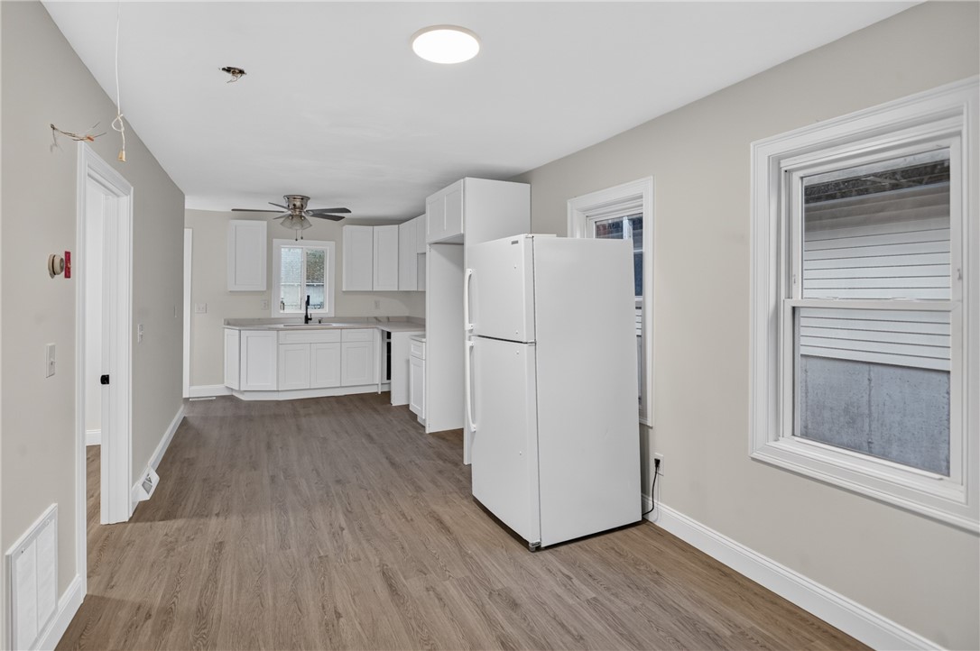 68 Uncas Street Warwick, RI 02889 - Photo 11 of 43