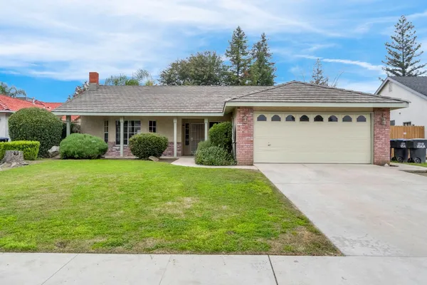$400,000 | 3632 East Willow Court, Visalia, CA 93292
