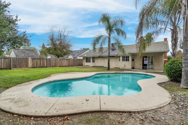 $400,000 | 3632 East Willow Court, Visalia, CA 93292