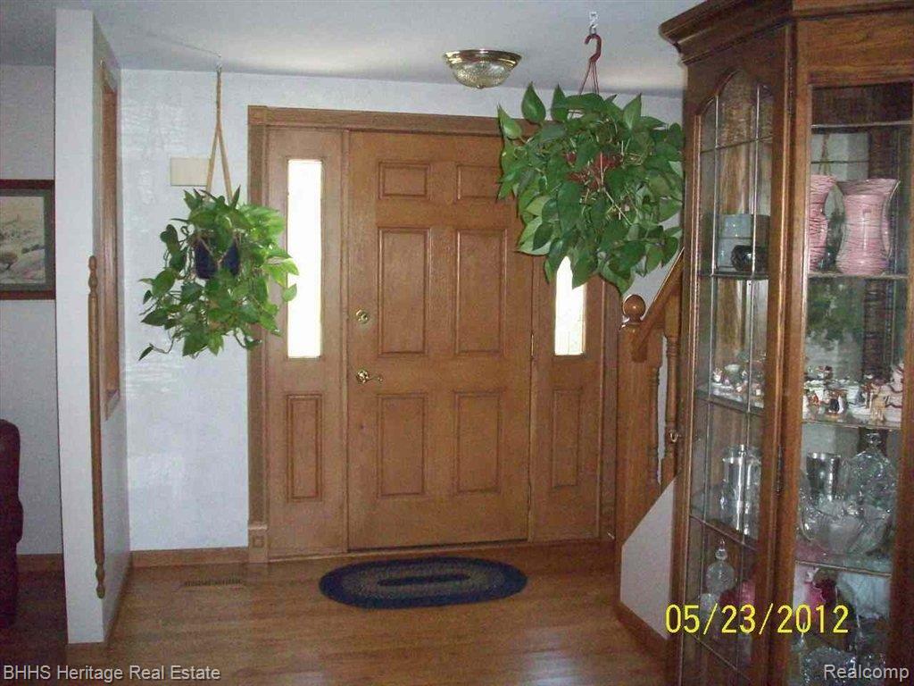 6400 Layton Road Fowlerville, MI 48836 - Photo 4 of 18 Entry