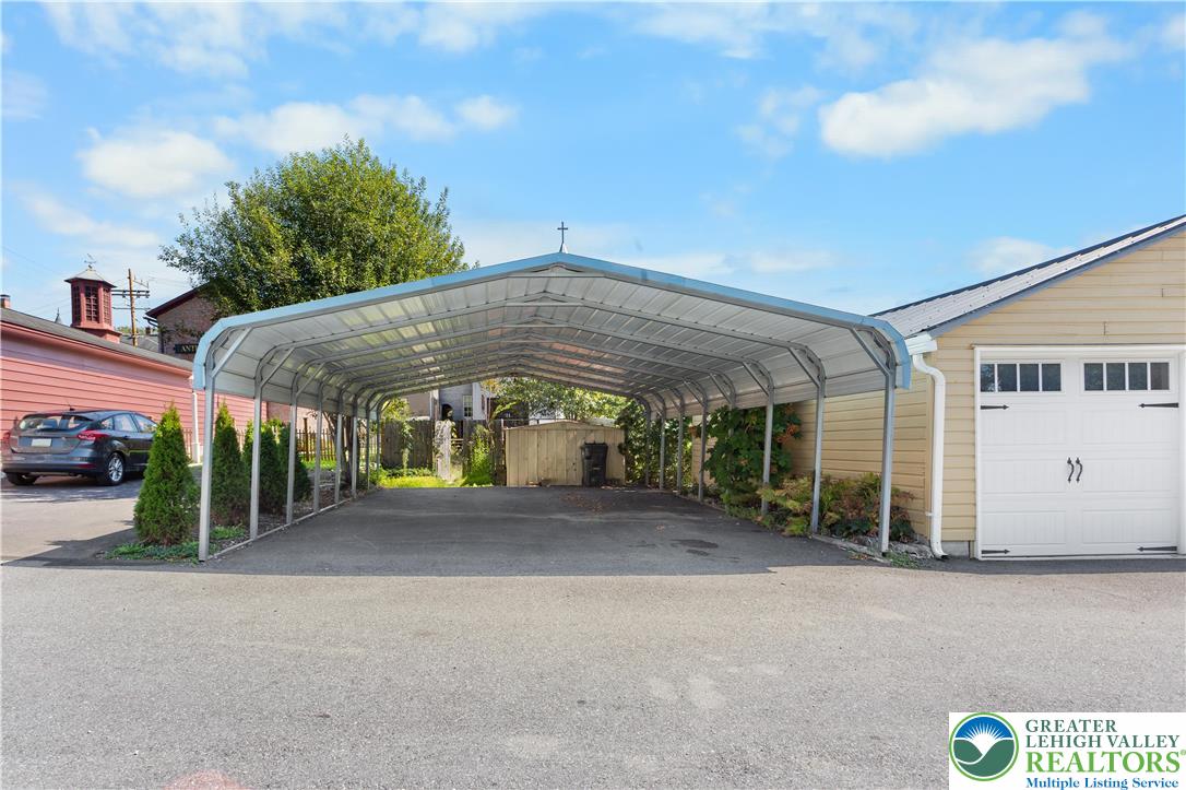 104 South Chestnut Street Bath, PA 18014 - Photo 18 of 33