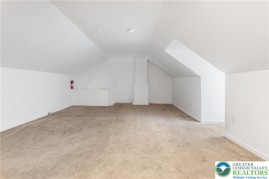 104 South Chestnut Street Bath, PA 18014 - Photo 25 of 33