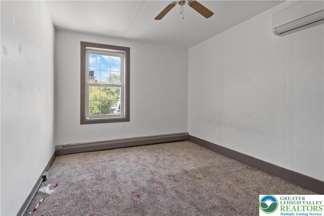 104 South Chestnut Street Bath, PA 18014 - Photo 32 of 33