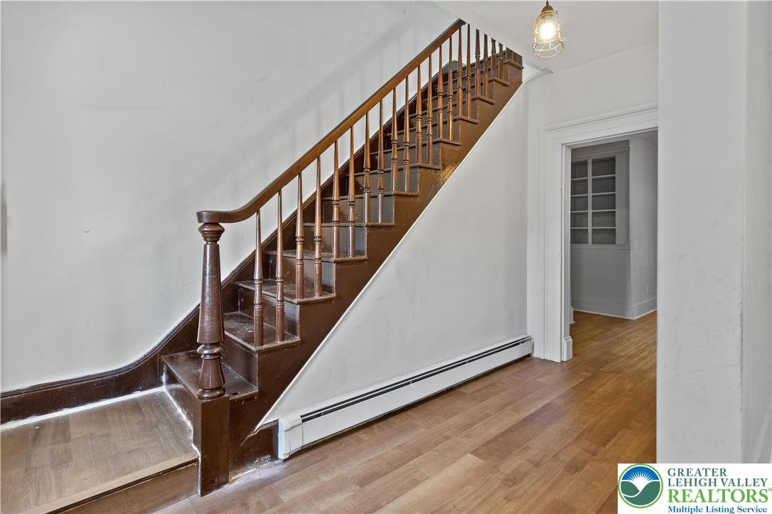 104 South Chestnut Street Bath, PA 18014 - Photo 6 of 33