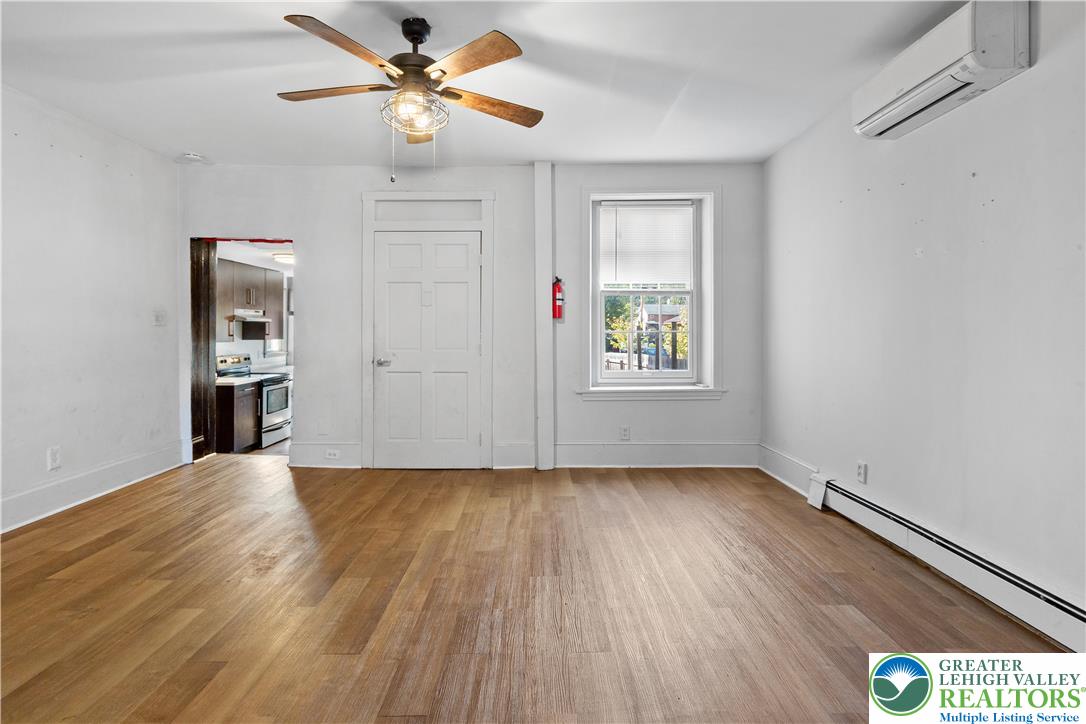 104 South Chestnut Street Bath, PA 18014 - Photo 7 of 33