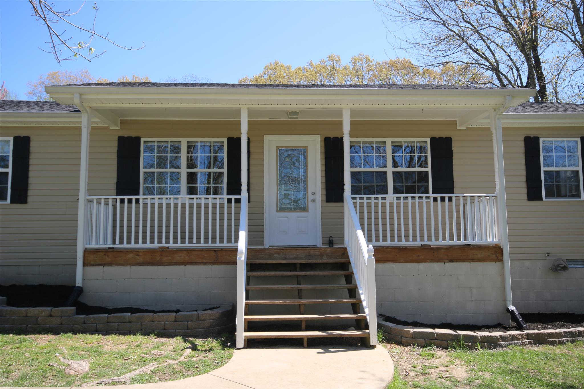 240 Belmont Road Clarksville, TN 37040 - Photo 2 of 18 Front Porch