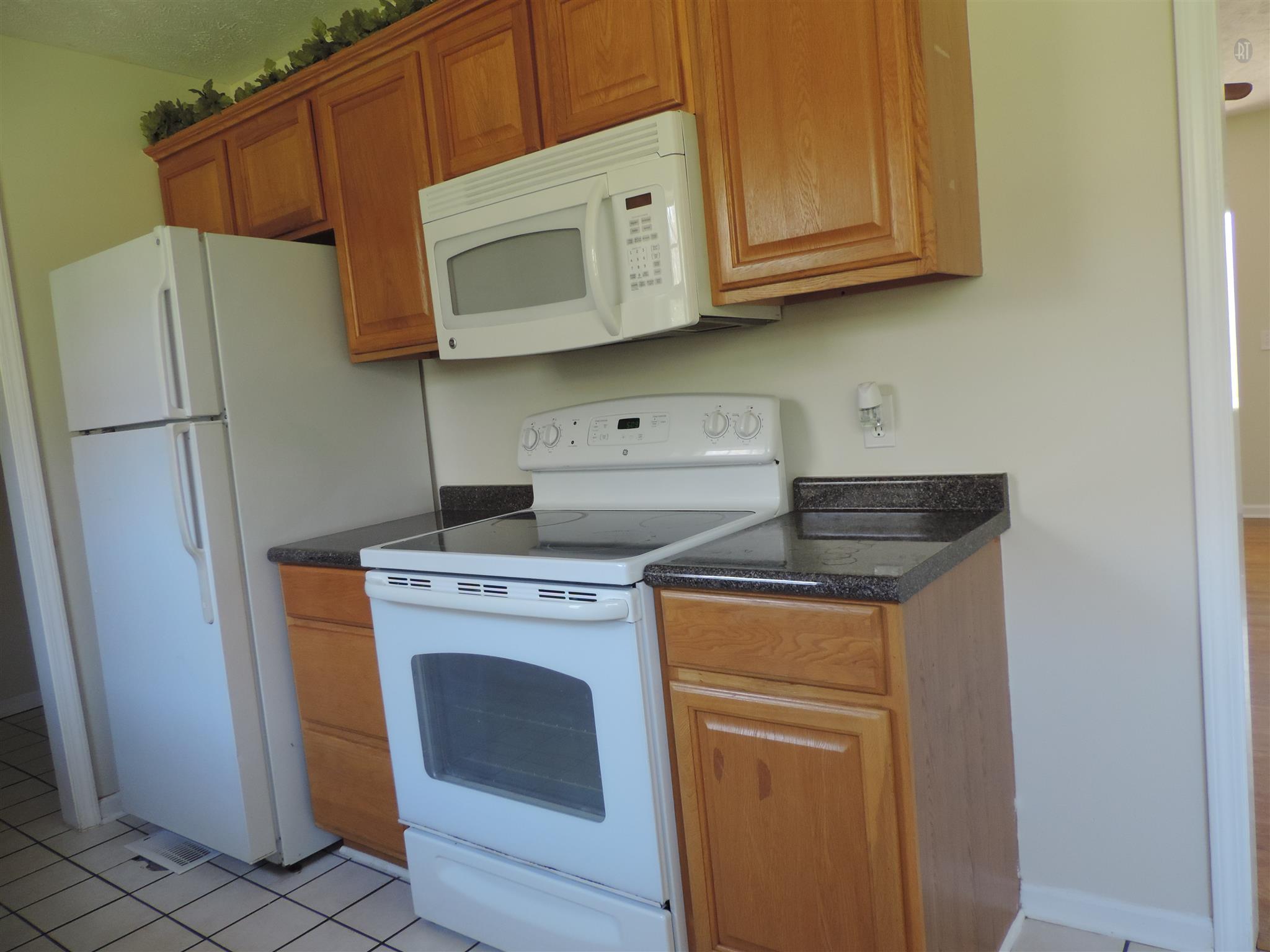 240 Belmont Road Clarksville, TN 37040 - Photo 8 of 18 Appliances are beautiful
