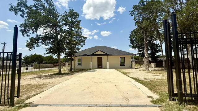 $399,500 | 146 Buena Fortuna Road, Elgin, TX 78621