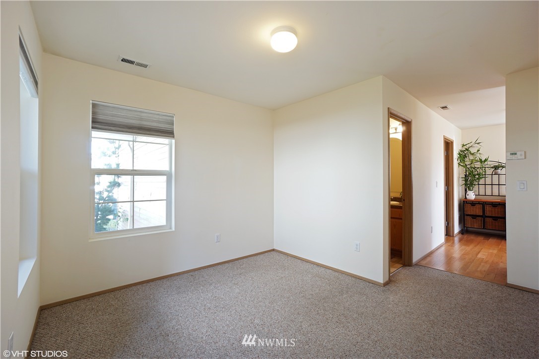 16945 Southeast 183rd Place Renton, WA 98058 - Photo 5 of 23 Gallery Image 5